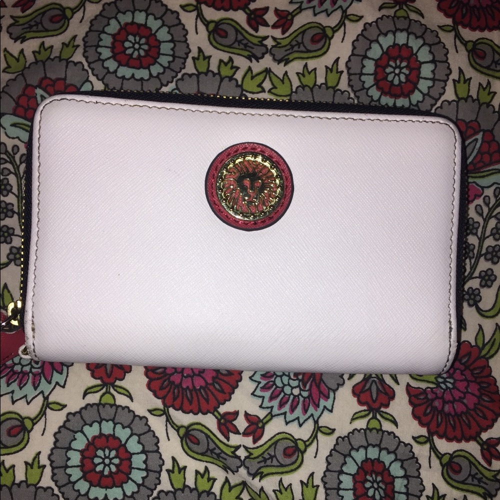 Black and white Anne Klein wallet🦁